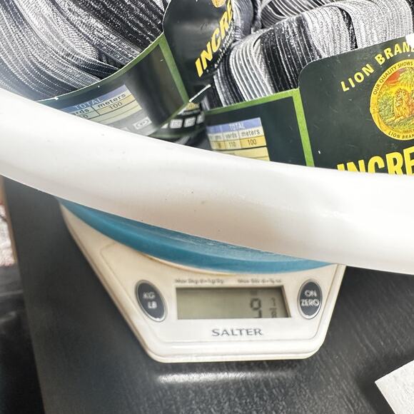 Lion Brand 4 Balls INCREDIBLE Vintage Ribbon Yarn ACCENT ON BLACK grey lot - Picture 6 of 6